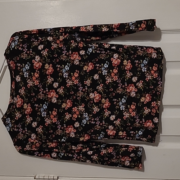 V-Neck Longsleeve Croptop - Picture 4 of 4
